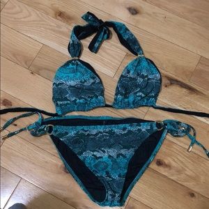 Radio Fiji bikini